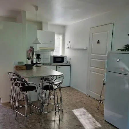 Saunalla Ja Paljulla Korpilammen Rannalla Apartamento Espoo