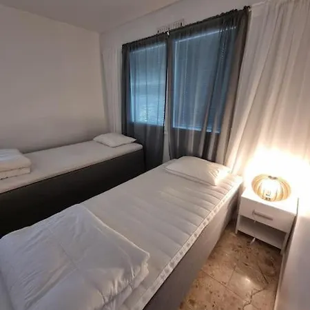 Saunalla Ja Paljulla Korpilammen Rannalla Apartamento *