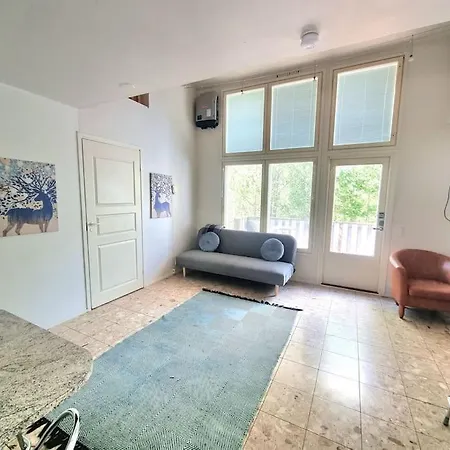 Saunalla Ja Paljulla Korpilammen Rannalla * Espoo