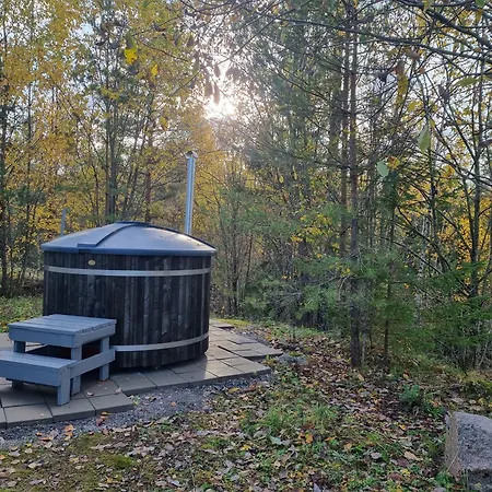 Apartamento Saunalla Ja Paljulla Korpilammen Rannalla Espoo